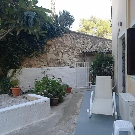 Апартаменти Palm Tree Chania Crete