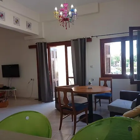 Palm Tree Chania Crete Апартаменти